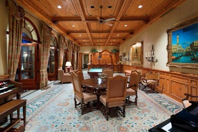 CLUB_ROOM