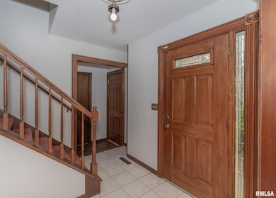 2824 E 39th St, Davenport, IA 52807 - photo 2