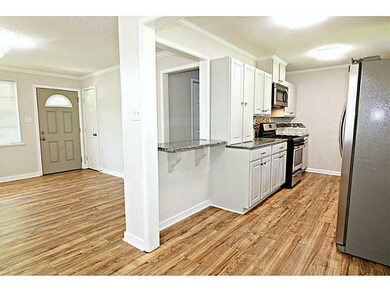 Entry/Foyer.