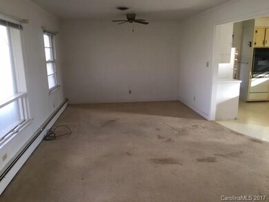 906 Thomas St, Statesville, NC 28677 - photo 3