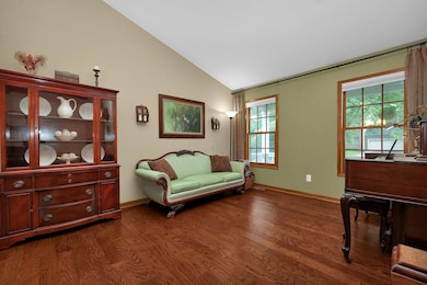 9-web-or-mls-709-tim-tam-ave