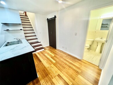 4816 Siegel St unit 1, Houston, TX 77009 - photo 5