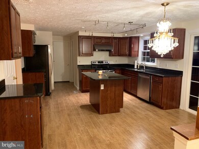 13816 Castle Cliff Way, Silver Spring, MD 20904 - photo 4