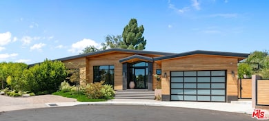 9153 Janice Place, Beverly Hills, CA 90210 - photo 2