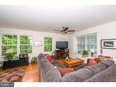 661 Kenney Ln, Brookhaven, PA 19015 - photo 4