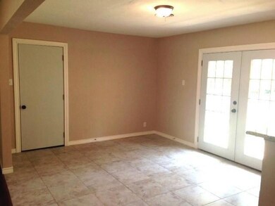 902 Hillcrest St, Denton, TX 76201 - photo 5