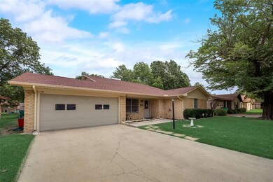 1507 Lynwood St, Gainesville, TX 76240 - photo 3