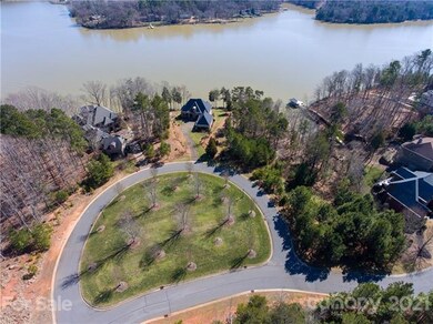 CUL-DE-SAC  WATERFRONT LOT TO THE RIGHTSIDE OF THE