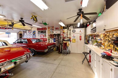 2.5 Car Garage