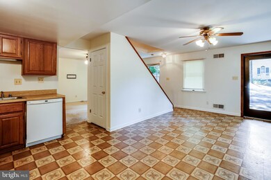 6703 Brooklyn Bridge Rd unit A, Laurel, MD 20707 - photo 7