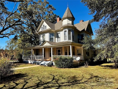 4689 Lakeview Acres Rd, Valdese, NC 28690 - photo 2