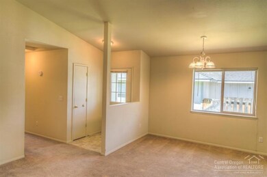3071 NE Weddell St, Bend, OR 97701 - photo 4