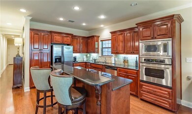 Lovely kitchen with a breakfast bar.