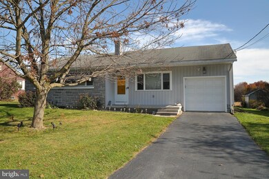 33 Linden St, Leola, PA 17540 - photo 2