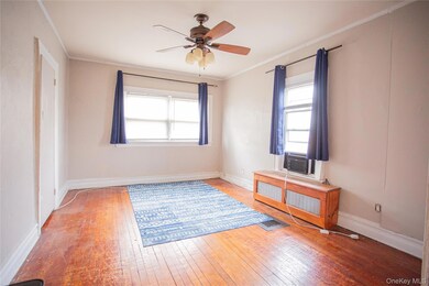 249 E Walnut St unit upper, Long Beach, NY 11561 - photo 7