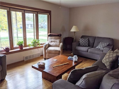 331 Gayle Dr, Sheffield Lake, OH 44054 - photo 2