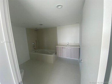 Master Bath, double entry