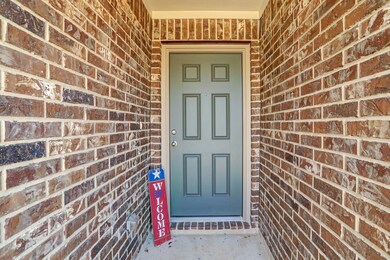 628 E Fairway Lake Dr, Alvin, TX 77511 - photo 2