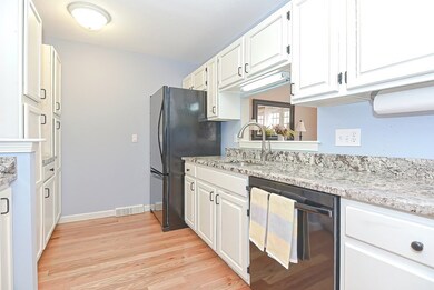43 Laurelwood Dr unit 43, Hopedale, MA 01747 - photo 4