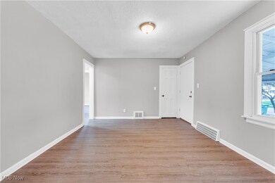 21009 Watson Rd, Maple Heights, OH 44137 - photo 6