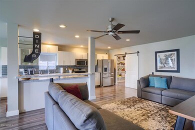 06-Family Room