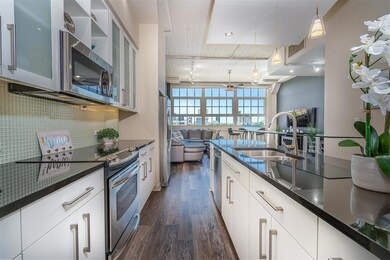 Stainless steel appliances and hardware are gorgeo