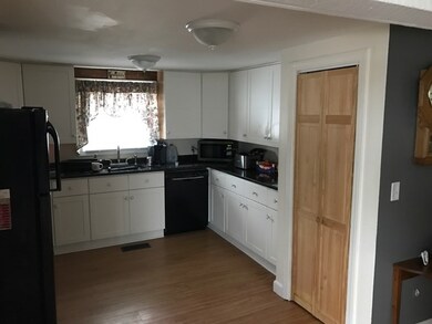 82 High St unit 4, Stratham, NH 03885 - photo 2