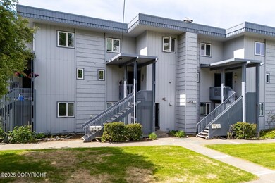 824 O Place-003