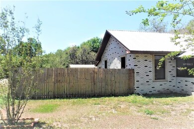 839 Oak St, Waverly, FL 33877 - photo 3