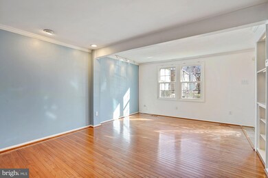 8692 Bent Arrow Ct, Springfield, VA 22153 - photo 3