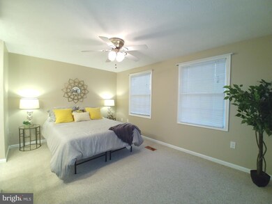 5940 Rowanberry Dr, Elkridge, MD 21075 - photo 4