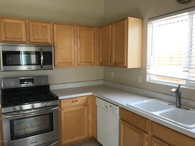 KITCHEN (2)