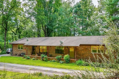 69 Mountain St, Marion, NC 28752 - photo 3