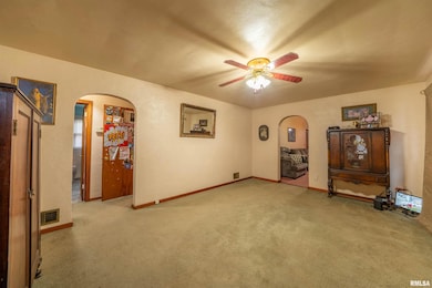 303 Veterans Ln, Creve Coeur, IL 61610 - photo 5