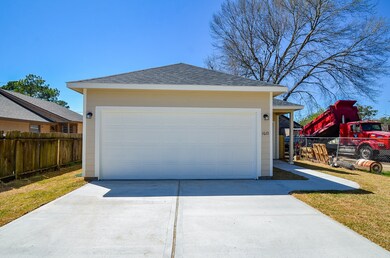 1610 6th St, Rosenberg, TX 77471 - photo 2