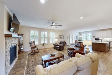 417 Filipp Ln, Lake Saint Louis, MO 63367 - photo 2