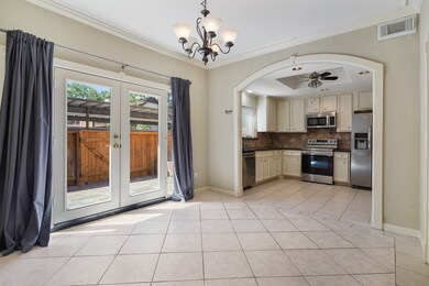 This dining room is bathed in natural
light strea