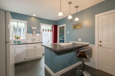 34 Camp St unit 1, Cambridge, MA 02140 - photo 4