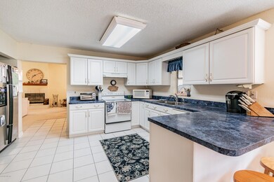 2608 Pine Estates Rd S, Jacksonville, FL 32218 - photo 6