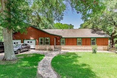 2130 W Dumble St, Alvin, TX 77511 - photo 2