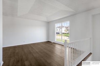 1106 Marshall Cir, Papillion, NE 68046 - photo 2