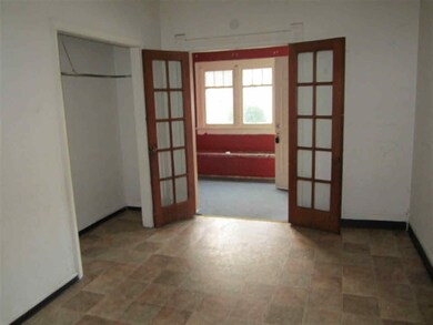 129 N 3rd St, Elkhart, IN 46516 - photo 2