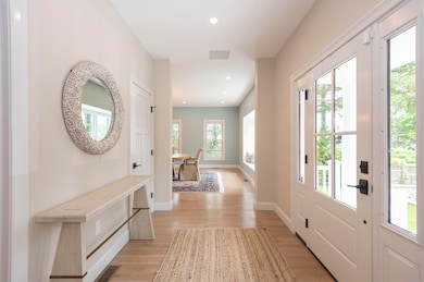 4 Leslie St, Falmouth, MA 2543 - photo 4