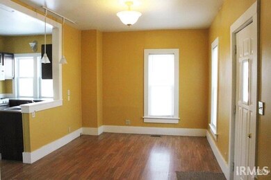 213 Center St, Auburn, IN 46706 - photo 4