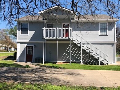 924 W Coffin St, Denison, TX 75020 - photo 3