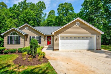 1506 Danny Bell Rd, Asheboro, NC 27205 - photo 2