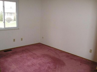 2066 Shawbury Ct W, Columbus, OH 43229 - photo 7