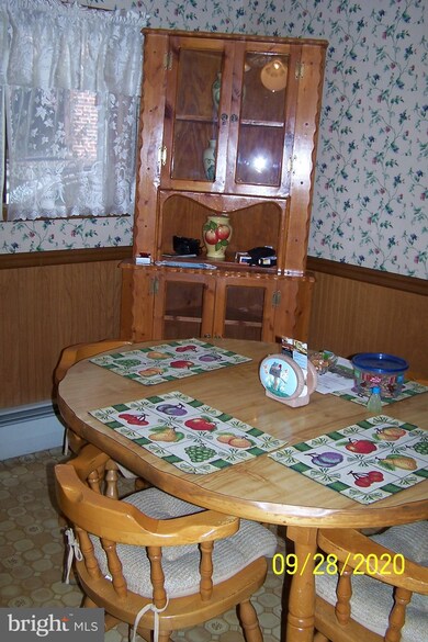 243 Franklin St, Tamaqua, PA 18252 - photo 6