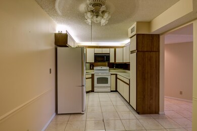 13831 Oneida Dr Apt C1 (1 of 9)