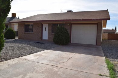 300 Plainview Dr, Alamogordo, NM 88310 - photo 2